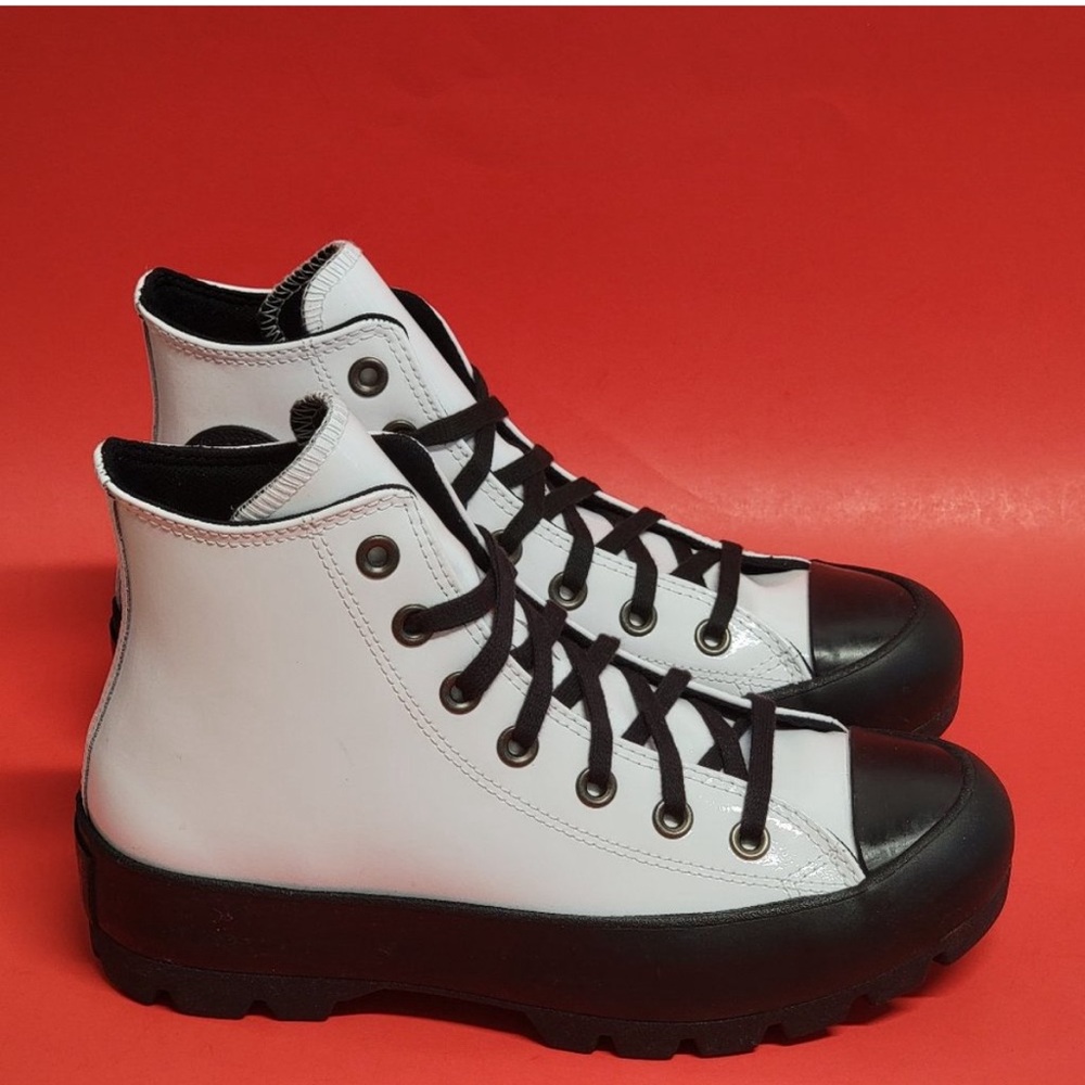 Converse Women's CTAS Lugged Hi Patent Leather 572570C White/Black - Picture 2 of 5